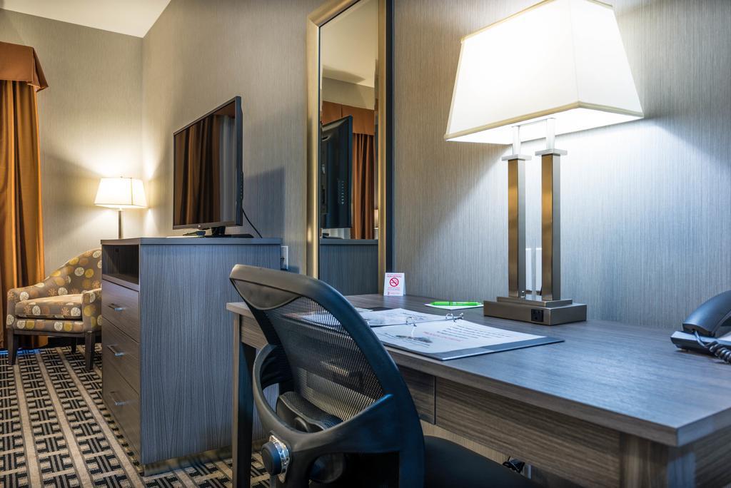 Timber Ridge Inn And Suites Fox Creek Cameră foto